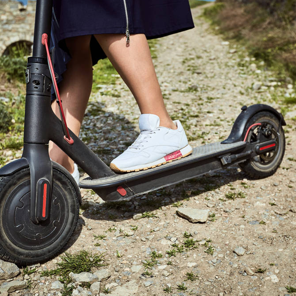 3 stücke Elektrische Rolle KotflüGel Hinten KotflüGel Unterstützung Rücklicht Kickscooter Ersatz Zubehör Teile Wasserdichte Schraube Kappe