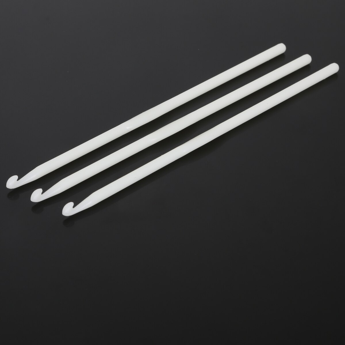 Gancho de ganchillo de plástico blanco para tejer, agujas de tejer, herramientas para suéter, accesorios para manualidades DIY, 3/4/5/6/7/8/9/10mm: 4mm 1pc