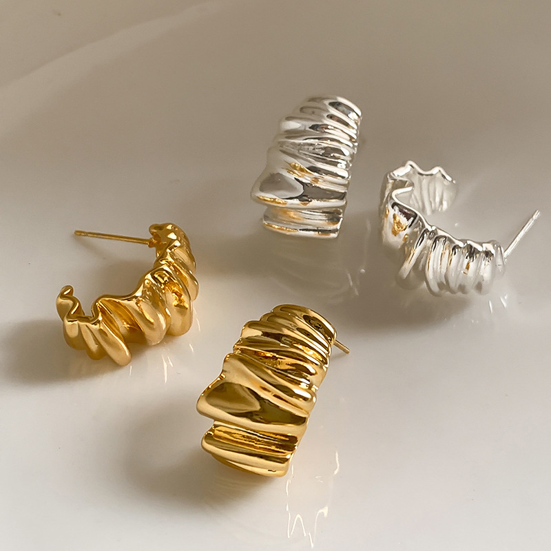 Unregelmäßige C-Ohrstecker für Frauen, Gold/Silber, Wasserwellenmuster, glänzendes geometrisches Metall-Ohrzubehör, Party