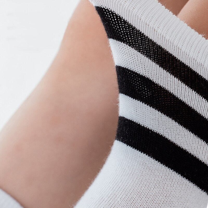 [C143] Calcetines a rayas blancas y negras para niños pequeños, medias bonitas de estilo universitario, por encima de la rodilla