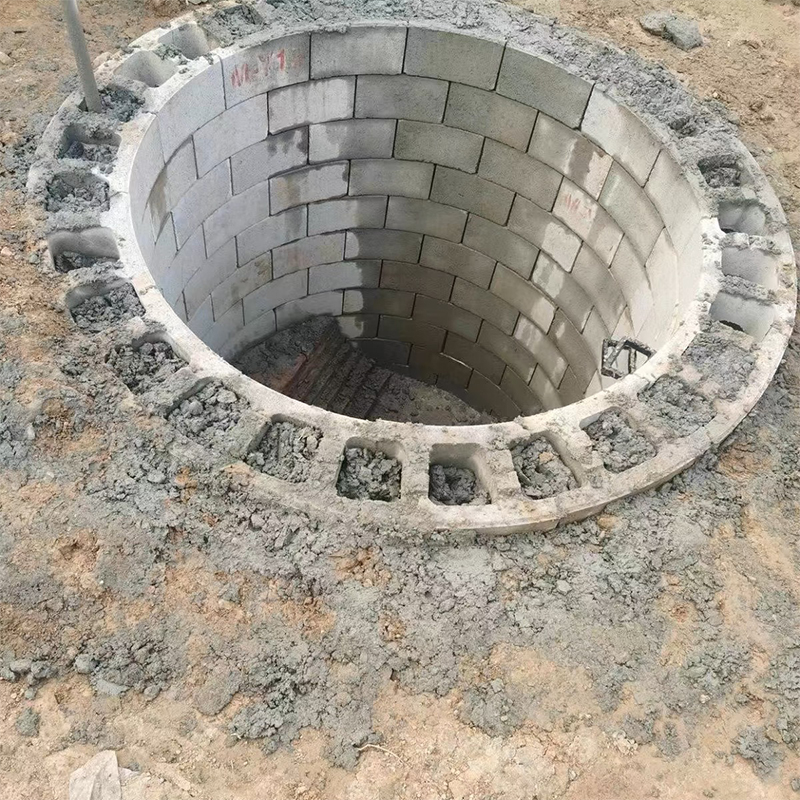 Boîte technique circulaire de moule de puits en béton, inspection de moule en plastique de brique, nuit au sol