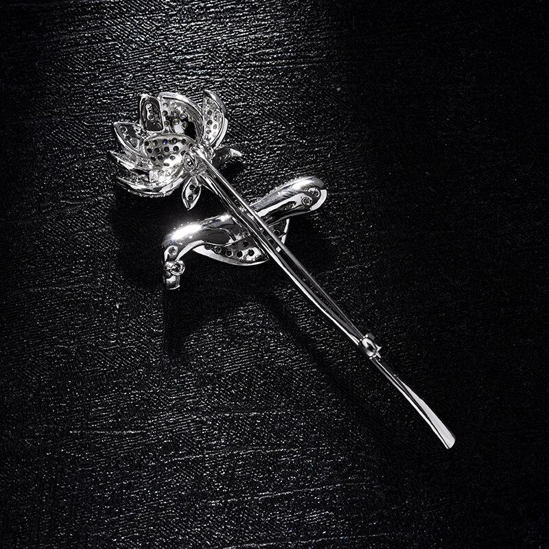 Schmuckset der marke red trees, damenbroschen und anstecknadeln, geschenkbox mit lotus-brosche für damen