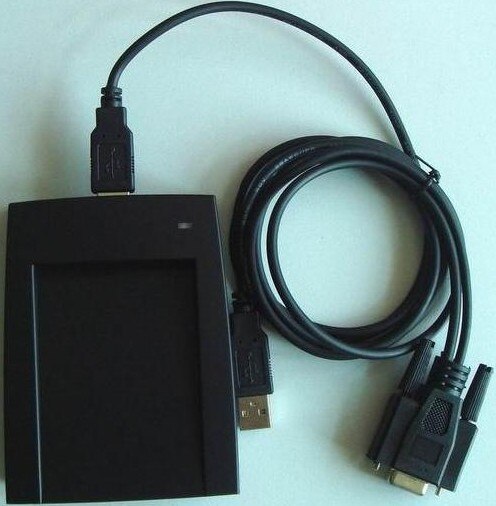 Lecteur/graveur de bureau 13.56MHz ISO 15693 RFID avec interface RS232 + SDK gratuit + étiquette de test,