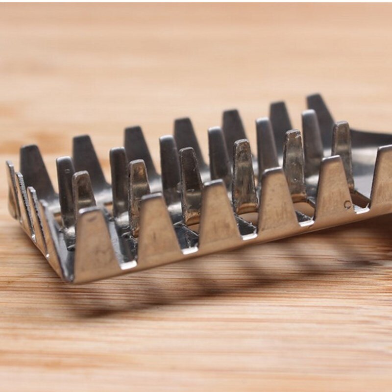 1PC Stainless Steel Fish Scale Remover ,Easily Remove Fish Scales Fish Scraper Kitchen Peeler Tool for Chef and Home Cooks