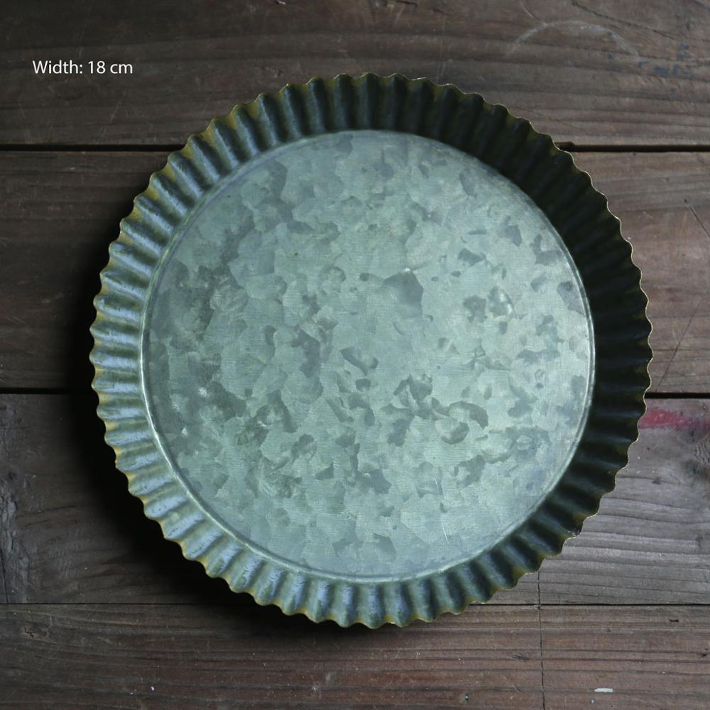 Retro Vintage Iron Plate Nostalgic Fancy Tray Set Bread Cake Fruit Food Photography Props: Large 18cm