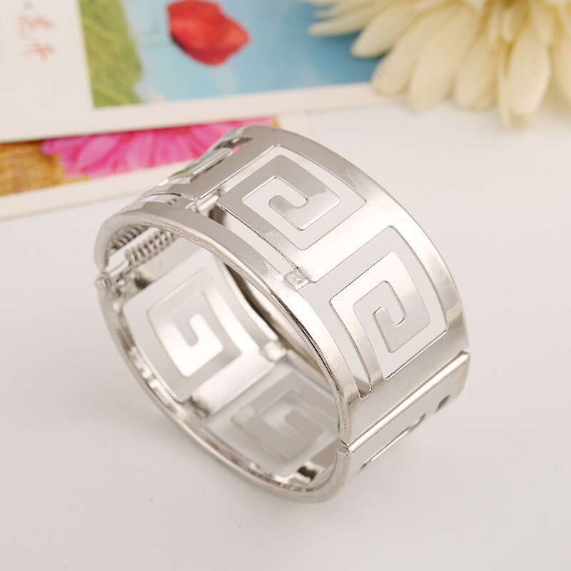 Mode Geometrische Hollow Wide Metal Bangle Voor Vrouwen Maxi Punk Armband Bangle Beroemde Sieraden Accessoires