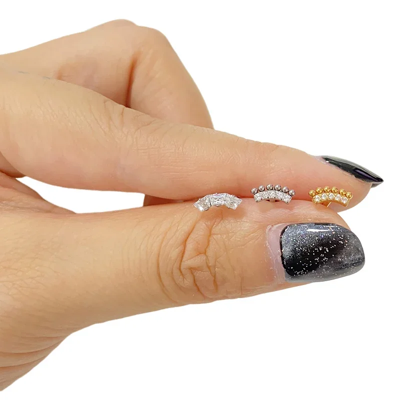 Orecchini a barra curva PIERC in titanio ASTM F136 con sfera e gioielli per piercing al corpo con labret filettato superiore pavimentato CZ