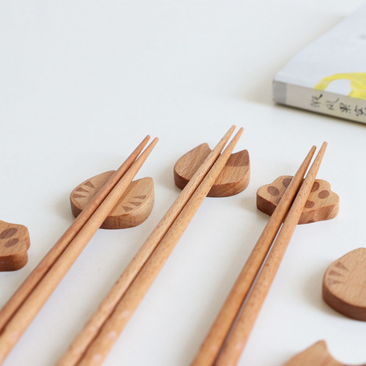 Japanese Style Wooden Chopstick Rest Beech Wood Cat Chopstick Rest Cartoon Rack Hotel Chopstick Rest Tableware Chopsticks Rack