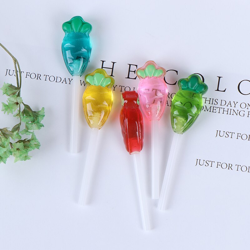 4Stck 1/12 Gefälschte Zucker SchöNe Harz Karotte Lutscher Mini Handwerk Bonsai Mikro Landschaft Gebühr Garten Miniaturen Dekoration