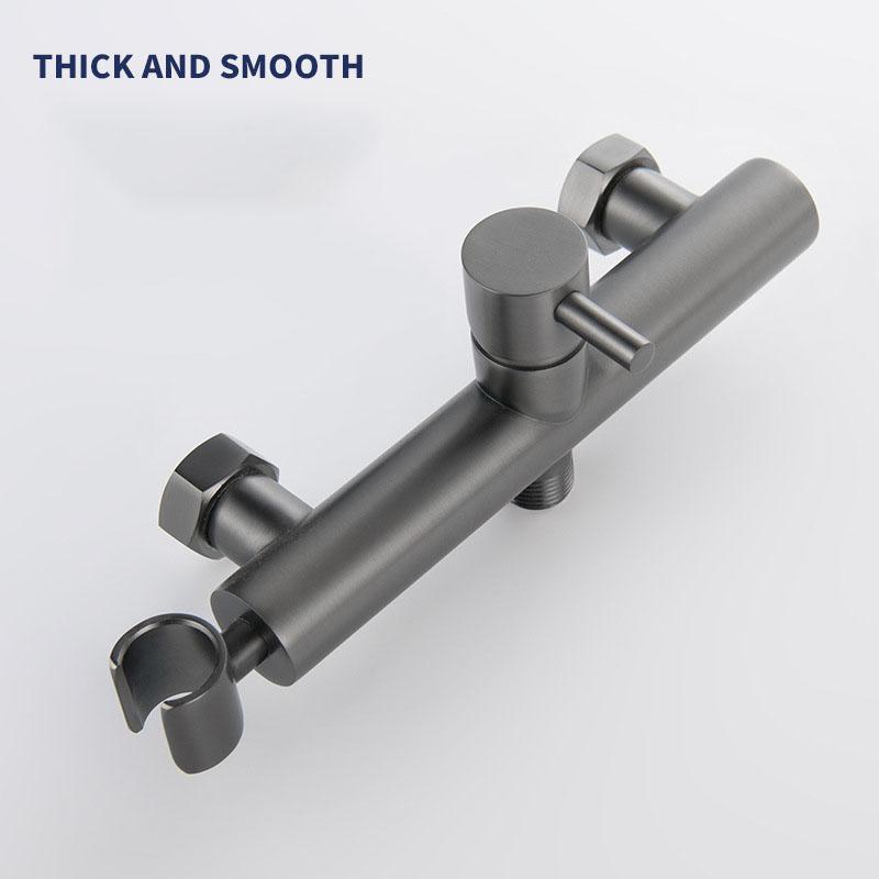 Grifo de bidé de latón montado en la pared, rociador de ducha de mano, mezclador de agua fría y para baño, accesorios de baño chapados en bidé