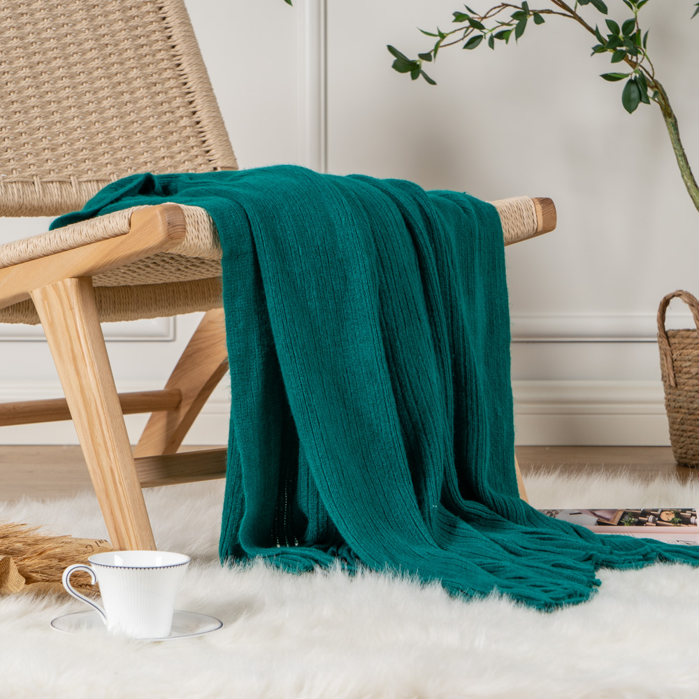 Battlio Home 100% Acrylic Knitted Blanket Thicken Warm Super Soft Throws Blanket Decorative Bed Blanket For Sofa Perfect