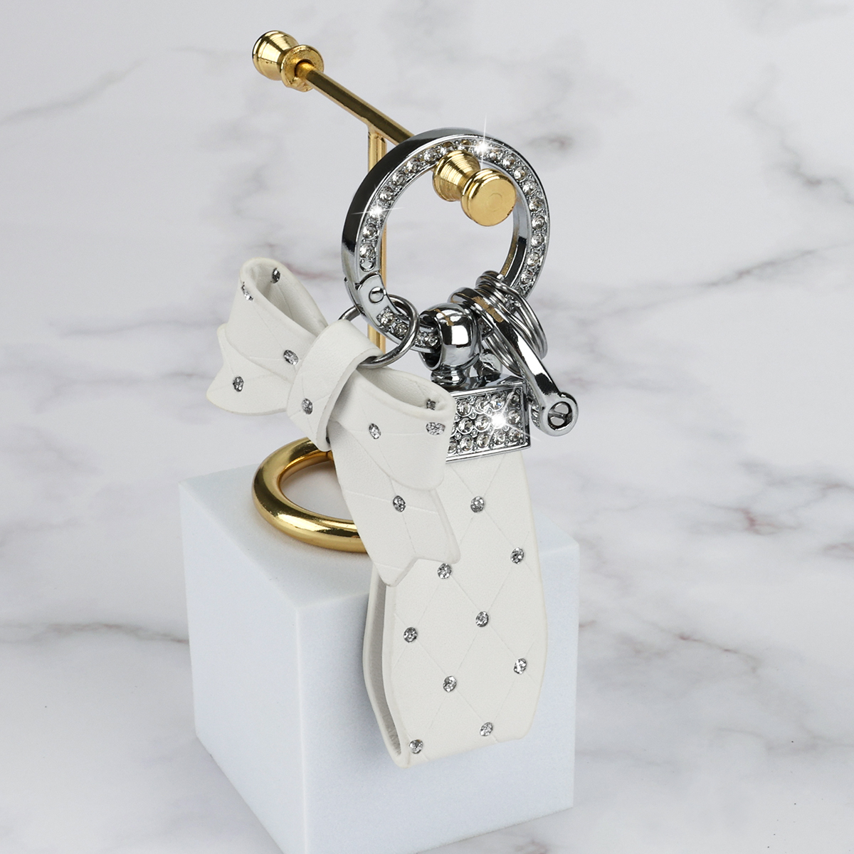 1 peça novo chaveiro de arco de strass de alta qualidade, requintado, sentimento premium chaveiro de carro pingente para meninas, carro feminino elegante: BRANCO