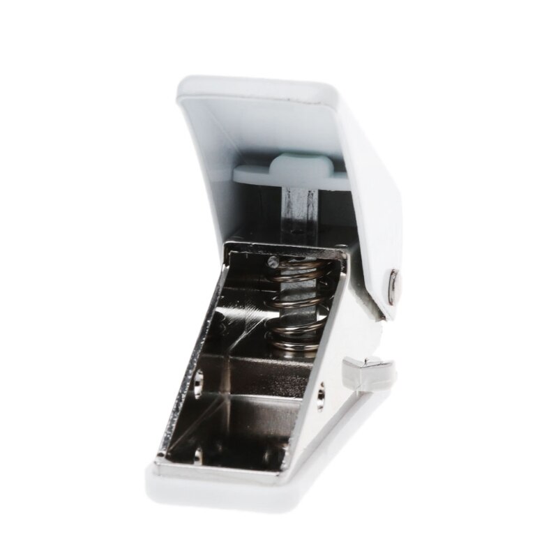 Outil de poinçonnage d'aile de fléchettes , perforateur de trou de vol de fléchettes, accessoire d'anneau en métal