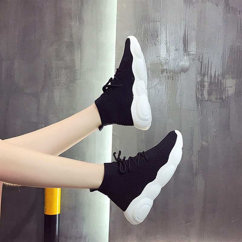 Svart vit stickad hög plattform sneakers tjock sula strumpa sneakers dam skor mjuk sula som andas fritidsskor kvinnor