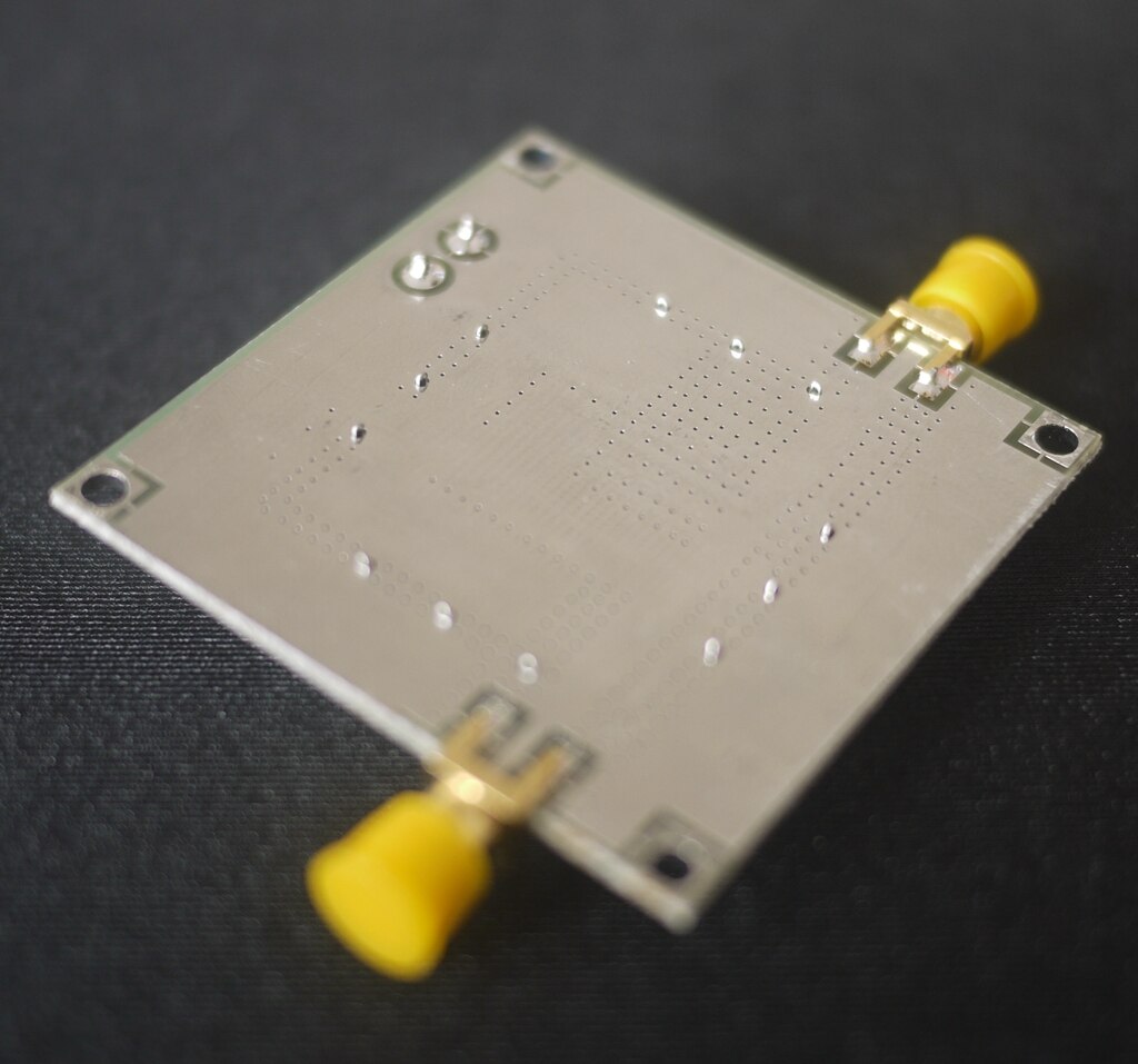 High Frequency Amplifier Radio Amplifier Broadband RF Amplifier 20MHz-1500MHz 0.5W