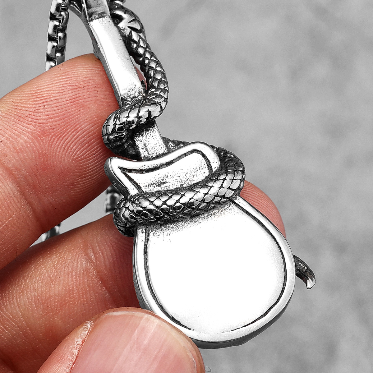 Viper guitarra Heavy Metal Rock acero inoxidable hombres mujeres collares colgante cadena Punk joyería creatividad al por mayor
