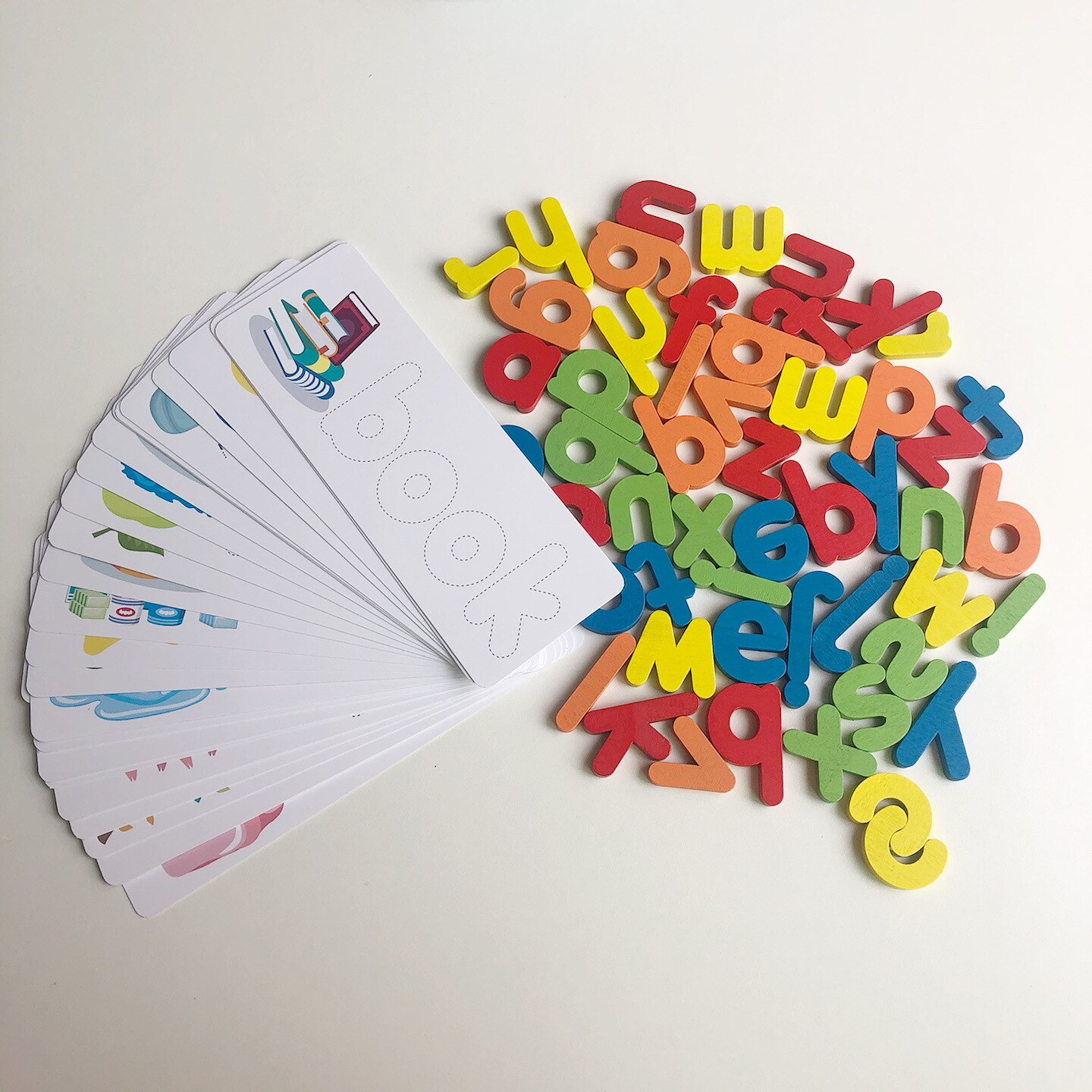 Neue 26 Englisch Alphabet Rechtschreibung Praxis FrüHenne Kindheit Bildung Kognitiven Karte Spielzeug Zauber Wort Spiel für freundlicher: Nein Kasten