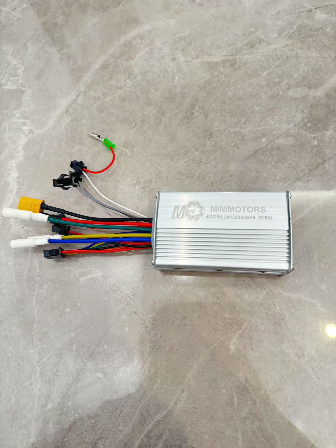 Chargeur rapide pour batterie 4Ah et 5Ah - Schneider