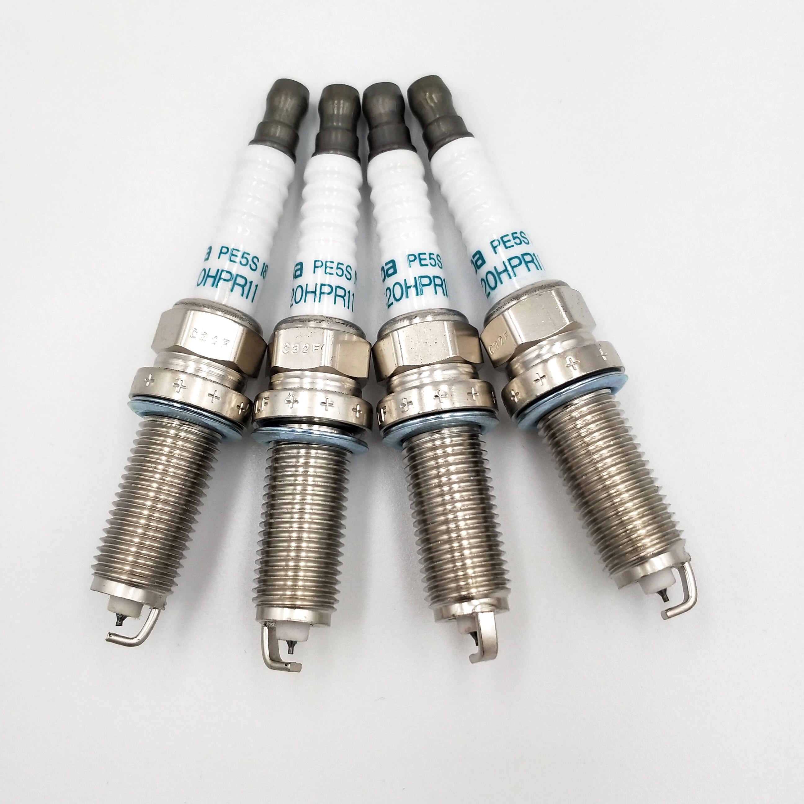 4 stuks IK16TT-4701 bougie compatibel met Ford Toyota Mazda Honda Acura 4 stuks IK16TT-4701 bougie compatibel met Ford Toyota Mazda Honda Acura
