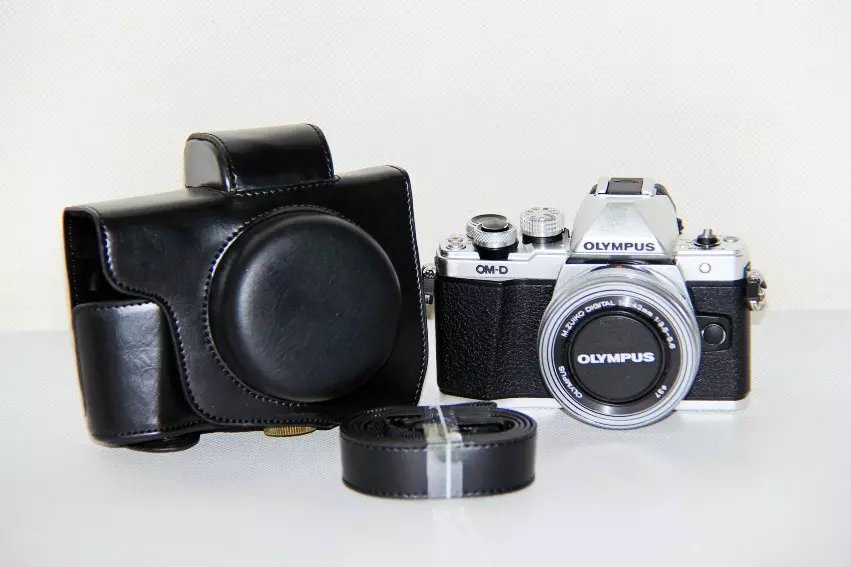 Pu läder kamerafodral för olympus om-d e -m10 mark iii  em10 iii  em10 iii kort lins 14-42mm lins kameraväska med rem