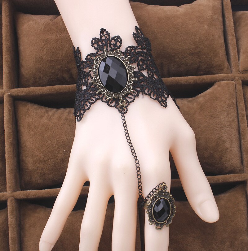 Gothic Armband Zwarte Kant Vinger Hand Chain Harness Vrouwen Armband Metalen Crystal Charm Steampunk Lady Vintage Sieraden, TCN617
