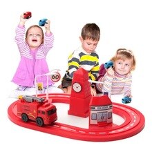 Creatieve Clockwork Wind-Up Track Brandweerwagen Auto Scènes Kinderen Kids Educatief Intelligent Speelgoed