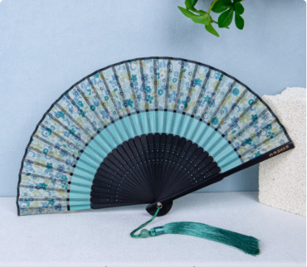 Kinesisk retro vikbar fläkt bärbar sommar kvinnlig handfläkt fest bröllop dansfläkt siden kinesisk hanfu cosplay fläktar fläkt: Ljusgul
