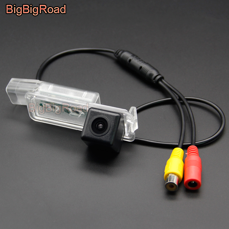 BigBigRoad Car Rear View CCD Camera For Porsche Carrera Turbo GT2 / 911 996 997-1 918 Boxster 2005 / Macan 95B