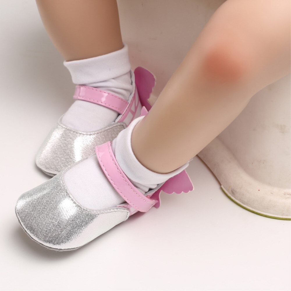 Babyschoenen voor babymeisjes vlinder zachte zool peuter wieg schoenen zacht comfortabel eerste wandeling prewalker: Zilver / 7-12 maanden