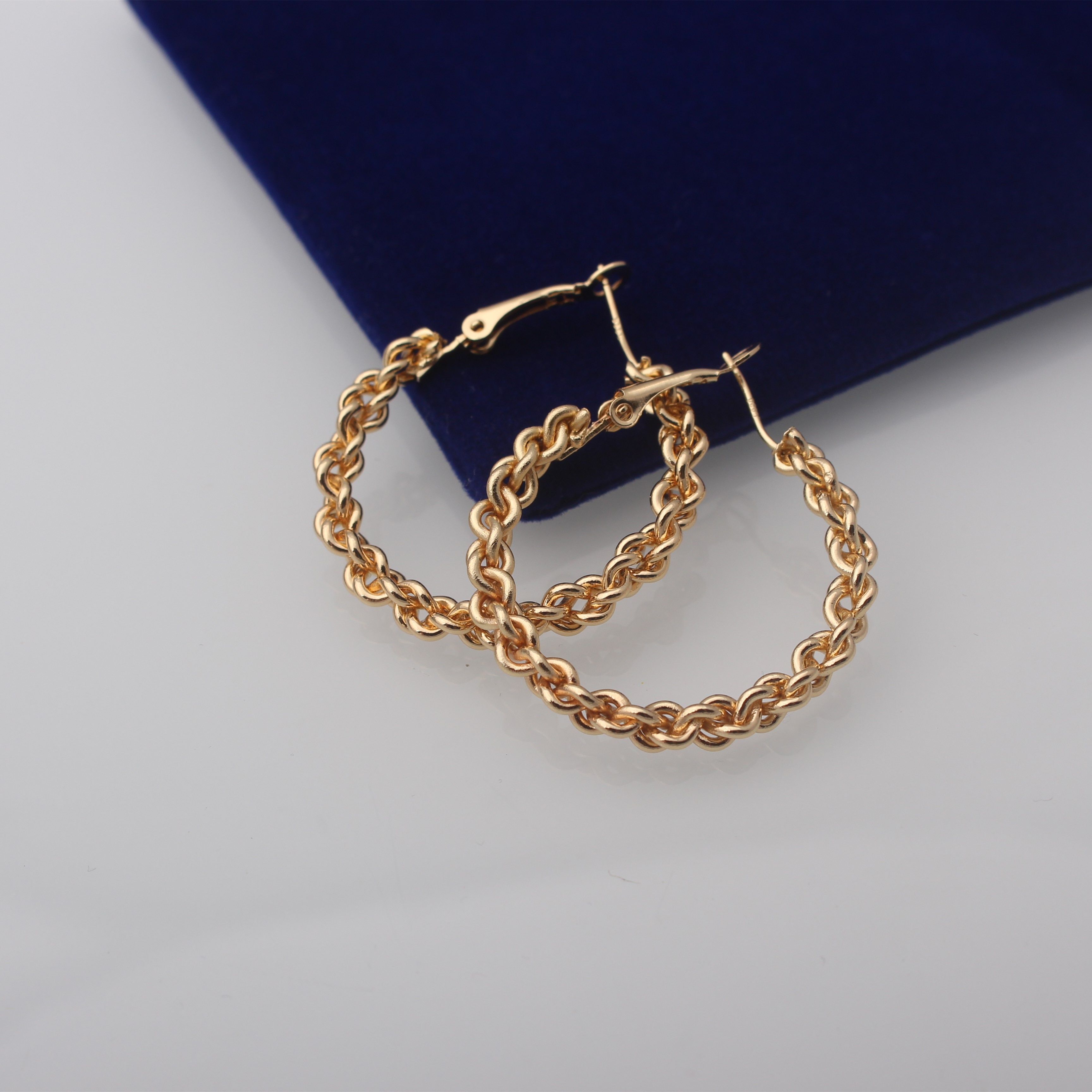 Gold Color Metal Hoop Round Earing Irregular Bones Earring Twisted Geometric Personality Earrings for Women