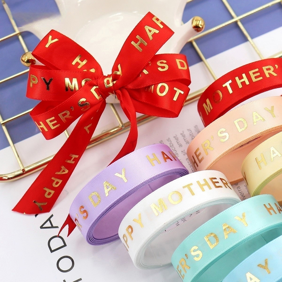 Ancho: Cinta acanalada de 16 mm con letras impresas de una sola cara "Feliz día de la madre", cinta decorativa para de embalaje de para el día de la madre