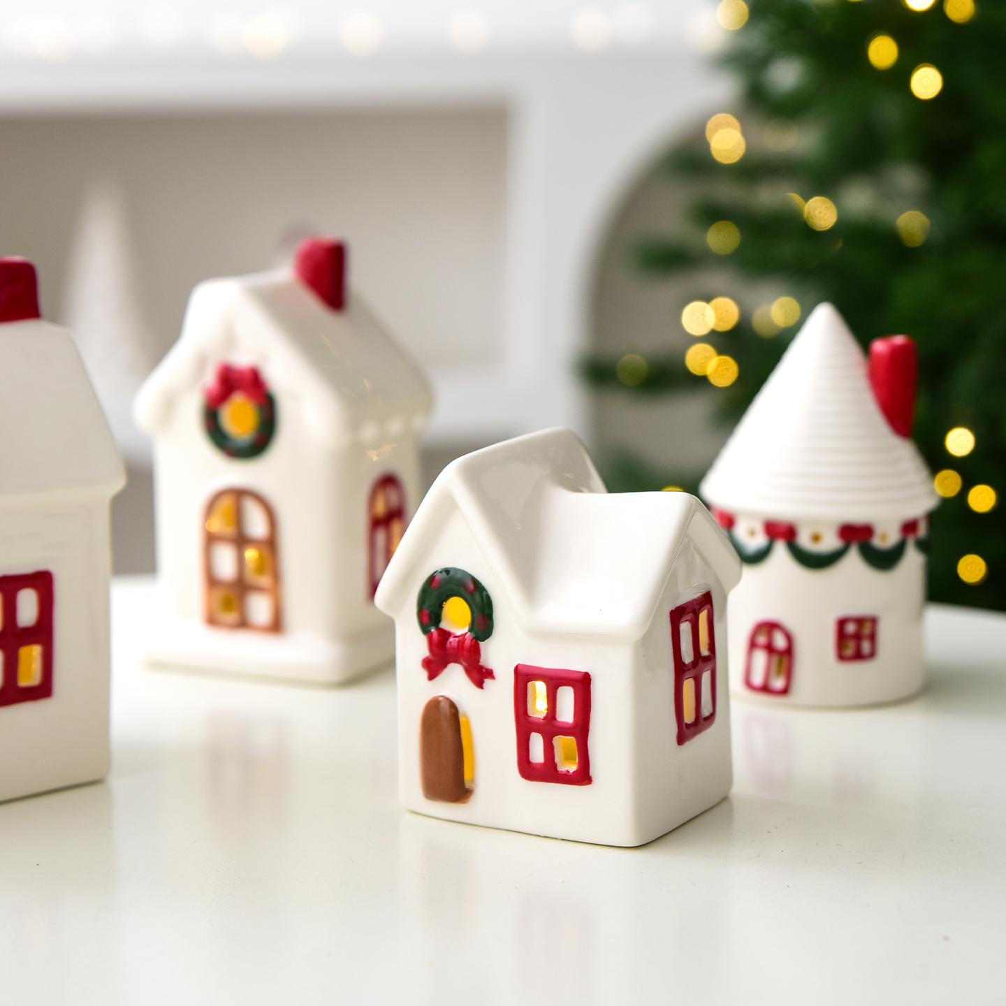 Christmas Decorations Exquisite Ceramic Glowing Little House Set Tabletop Ornaments Create Party Decorations