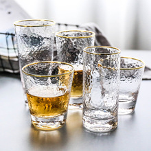 Högklassig glas vinkopp med gyllene linje mjölk juice vin textur whisky sprit cocktail pint brandy snifters flöjter coupes