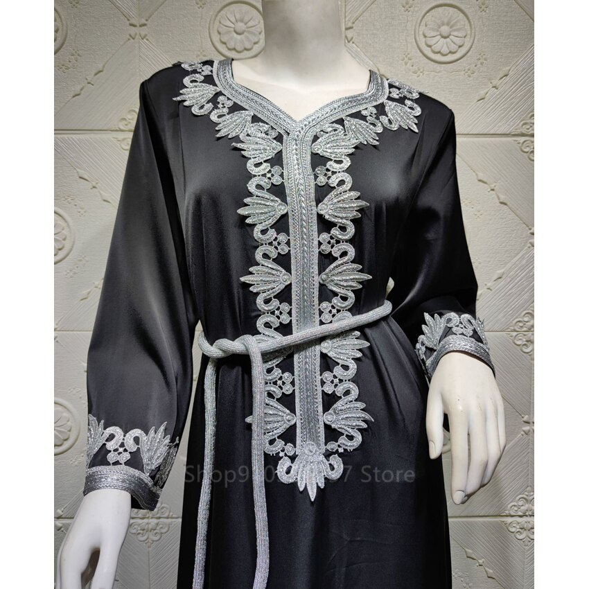 Eid mubarak moslim abaya vrouwen jurk dubai kaftan turkije islamitische kleding gouden borduurwerk kant kwast riem set