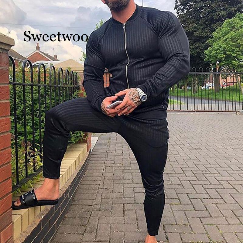 Træningsdragter herre løbe sportstøj jakkesæt sweatshirt sweatpants fitness træning hættetrøjer og bukser sæt jogging tøj til mænd: Sort / L