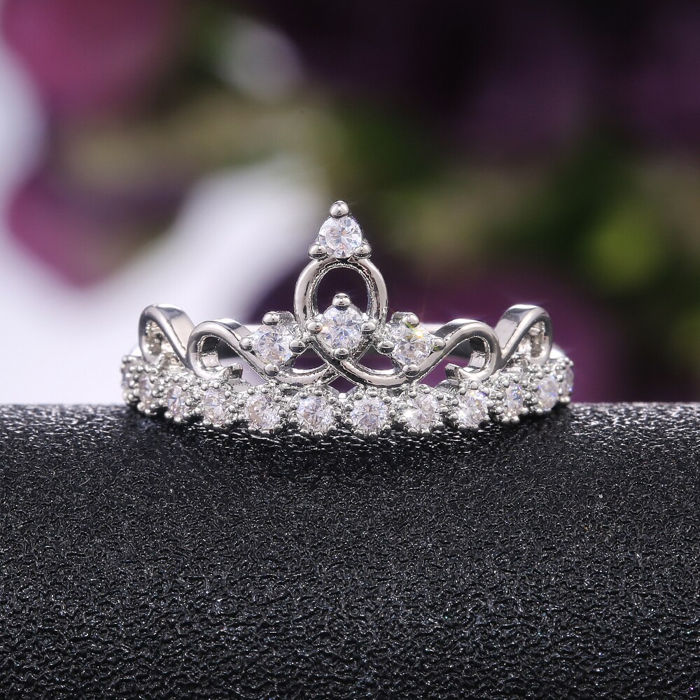 Huitan Delicate Silver Color Crown with Dazzling Cubic Zircon Women Ring Female Wedding Engagement Finger Ring