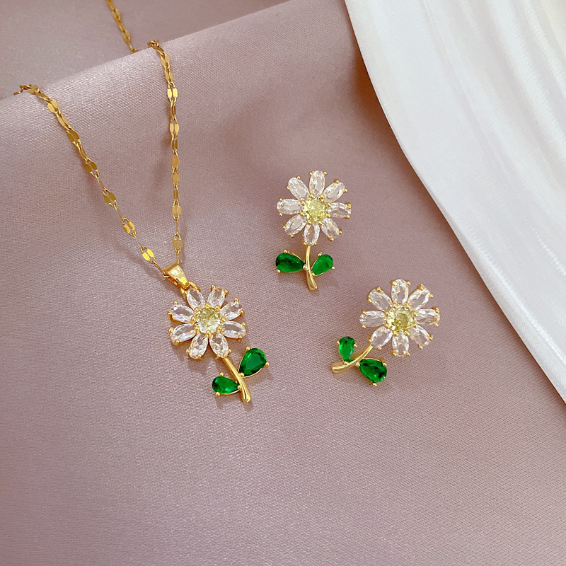 Classic Charming Sunflower Necklace and Earrings Set Light Luxury Micro-Setting Banquet Jewelry