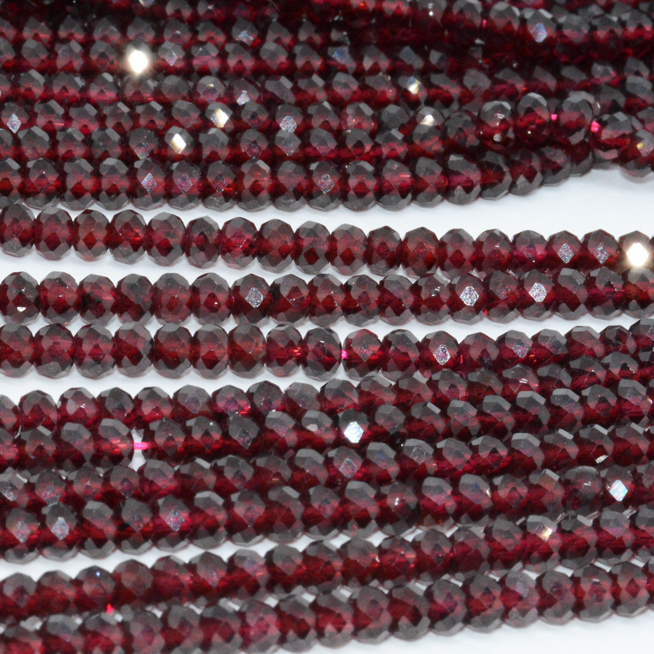 Facettierte rondelle aus natürlichem pyrop-granat , 2 x 3mm,3 x 4mm