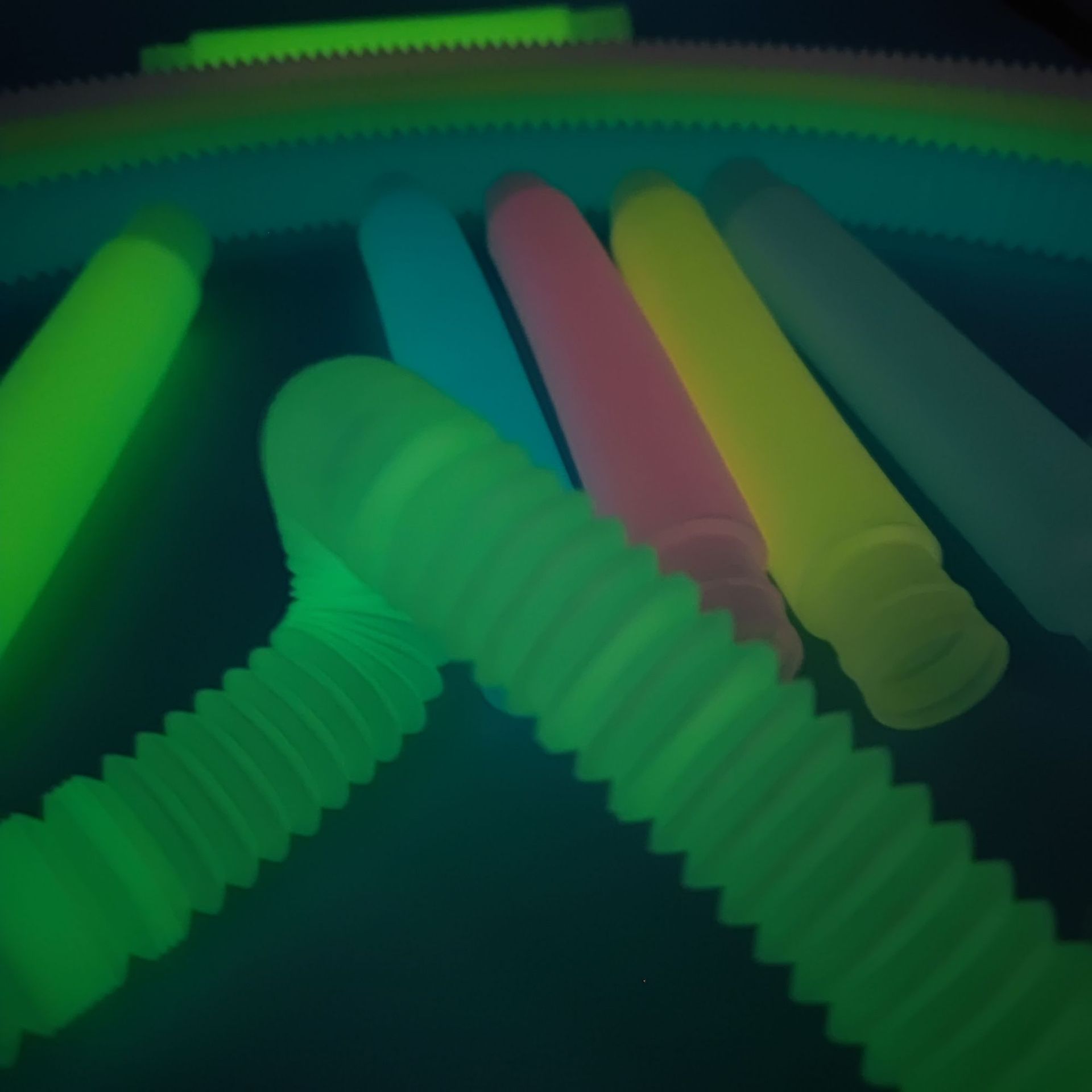 Fuelle de tubo de plástico estirado de Color fluorescente luminoso, tubo de ventilación POP DIY para aliviar el estrés, juguete sensorial inquieto