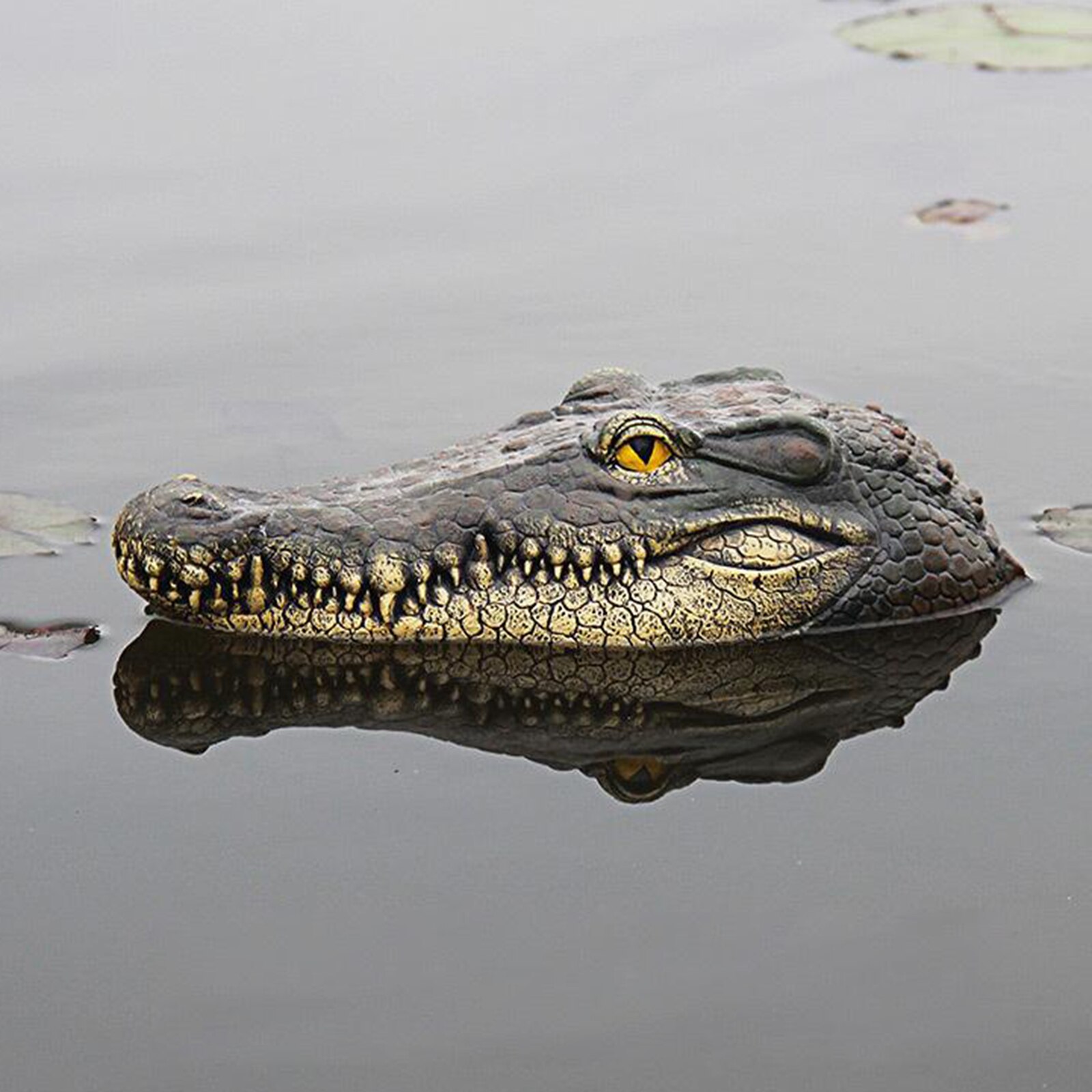 Alligator Floating Crocodile Decoy for Pool Pond Park Goose Birds Away