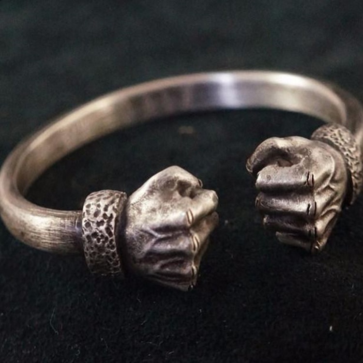 Männer Armbinde Antike Silber Farbe Kreative Faust Armbinde für Männer Armreif Männlichen Partei Edlen Schmuck