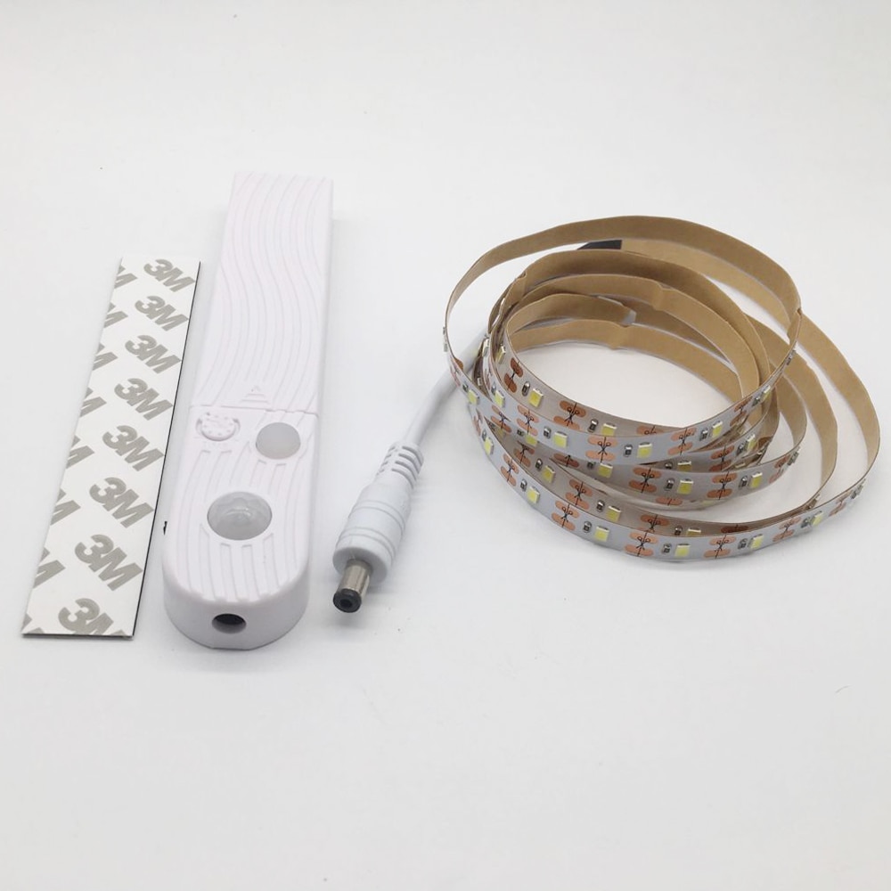 1m 2m 3m Draadloze PIR Motion Sensor LED Bed Closet nachtlampje 5V 2835 LED Strip AAA Batterij Power Flexiable lamp Verlichting