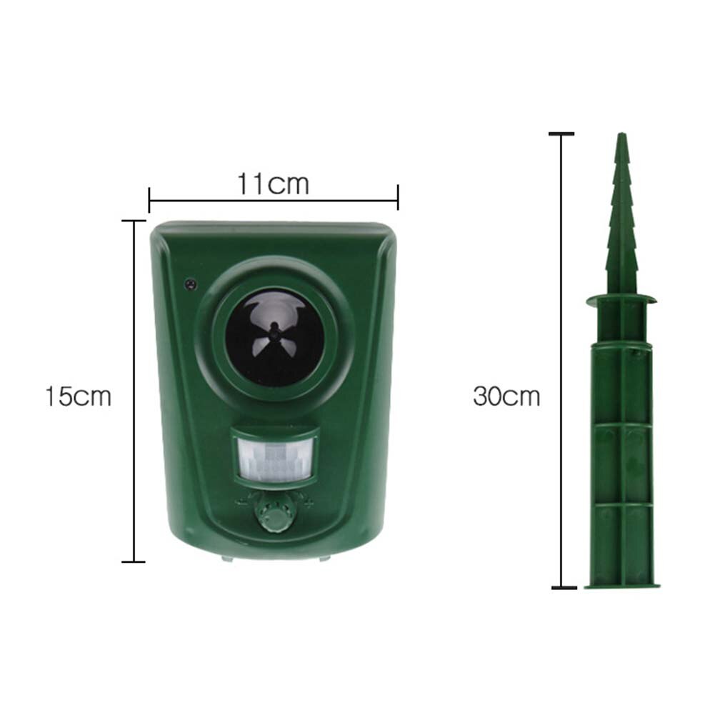 Garden Supplies Ultrasonic Pest Repeller Outside Battery Powered Waterproof Deterrent Scarer PIR Motion Sensor Repel Skunk Rats