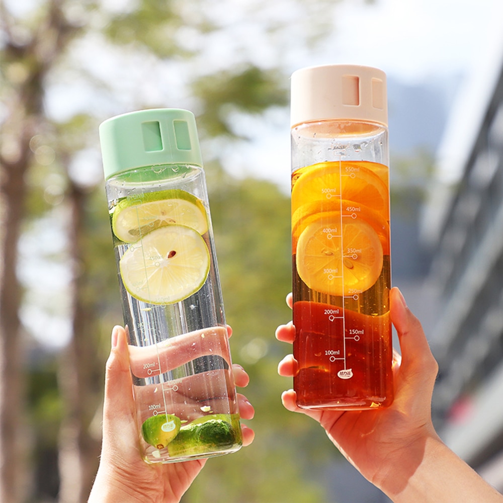 Genomskinlig vattenflaska 670ml plast drinkware turné utomhus sport skola läcksäker tätning gourd klättring bärbara flaskor