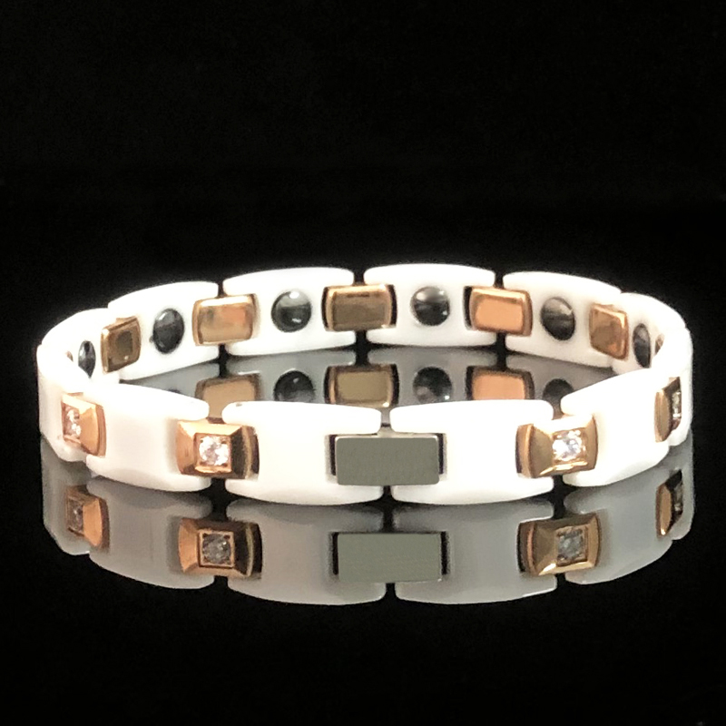 Schönes weißes keramik-paararmband mit magnetverschluss für damen und herren.: Männlicher stil / 18.5cm