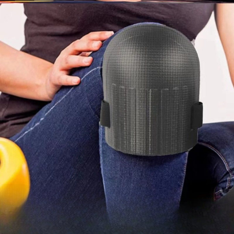 Knäskydd arbetsskydd lera arbetare knäpasta golv tegel cement trädgård knäskydd manuella arbetsredskap fukt jobb verktyg