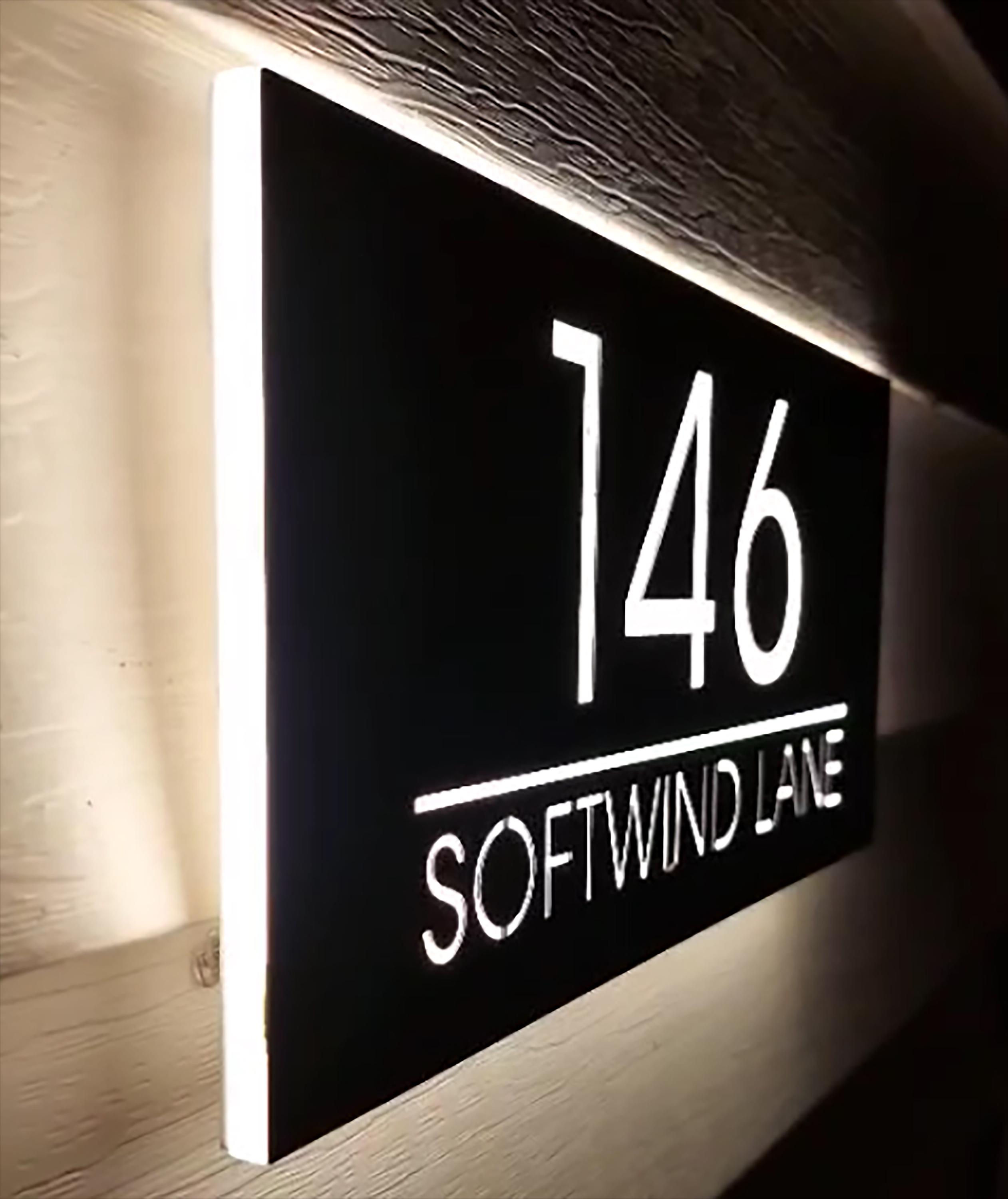 Anpassbares Hausnummernschild mit LED-Licht, modernes beleuchtetes Adressschild, individuelles Hausnummernschild, hintergrundbeleuchtetes Nummernschild