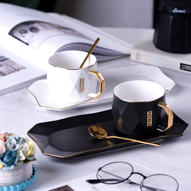 Juego de tazas de té de estilo nórdico, utensilio moderno de porcelana, juegos de vajilla de taza de café de cerámica europea, borde dorado, Xicara Drinkware EB50BD