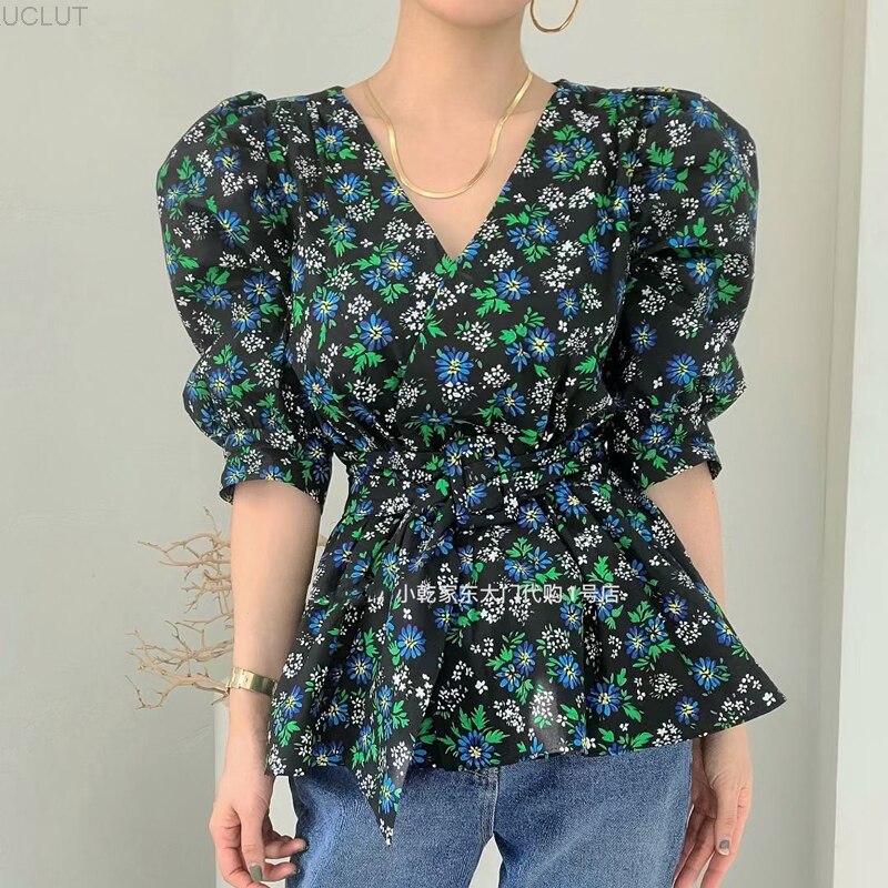 Korean Chic French minority sweet temperament in spring and summer, thin and versatile top, flower print V-neck shirt