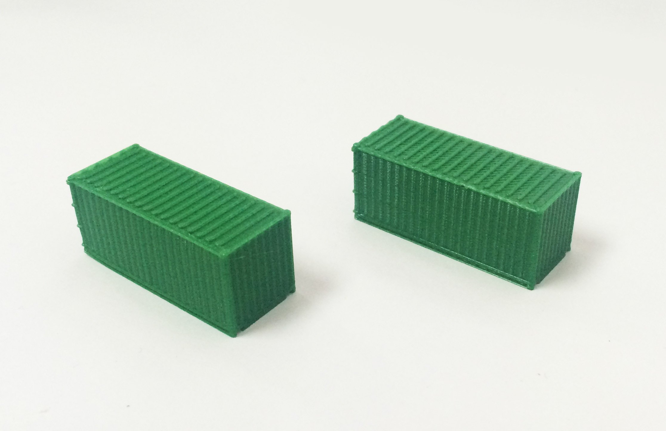 Outland Models 20ft / 40ft Freight Container N Scale Train Railroad Accessories: 20 ft. Green 2 pcs